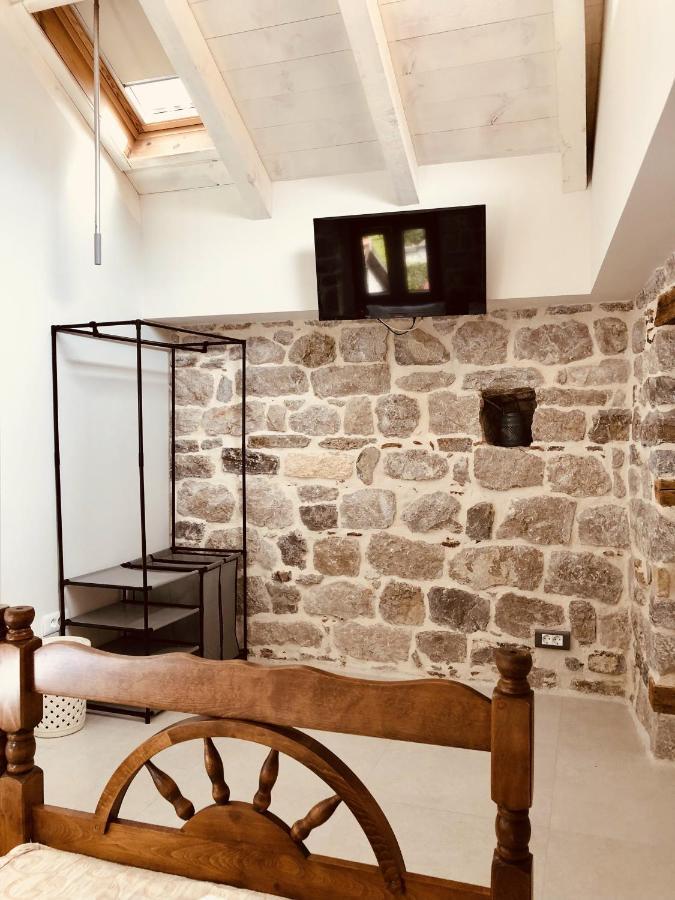 Guesthouse Giraffe Donja Lastva Esterno foto