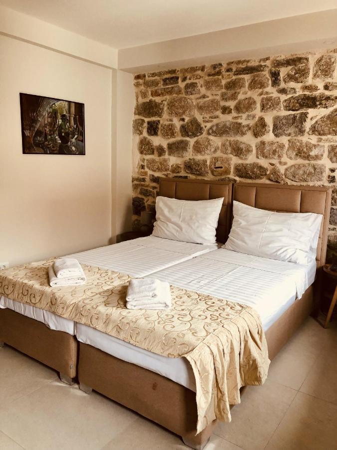 Guesthouse Giraffe Donja Lastva Esterno foto