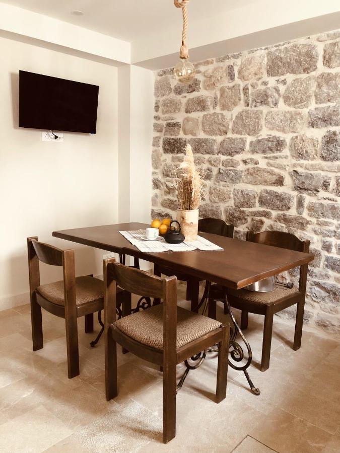Guesthouse Giraffe Donja Lastva Esterno foto