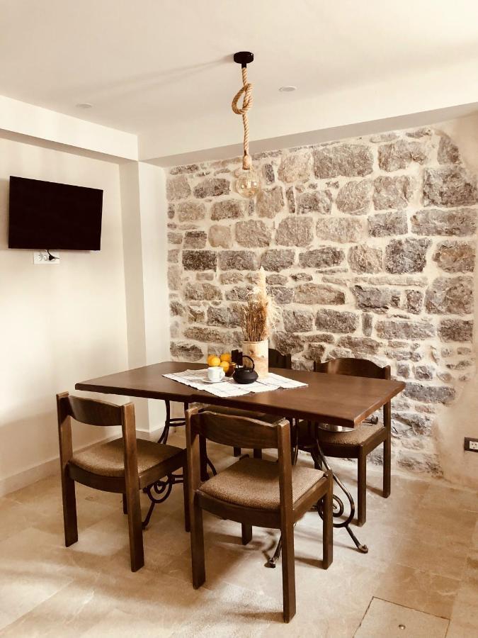 Guesthouse Giraffe Donja Lastva Esterno foto